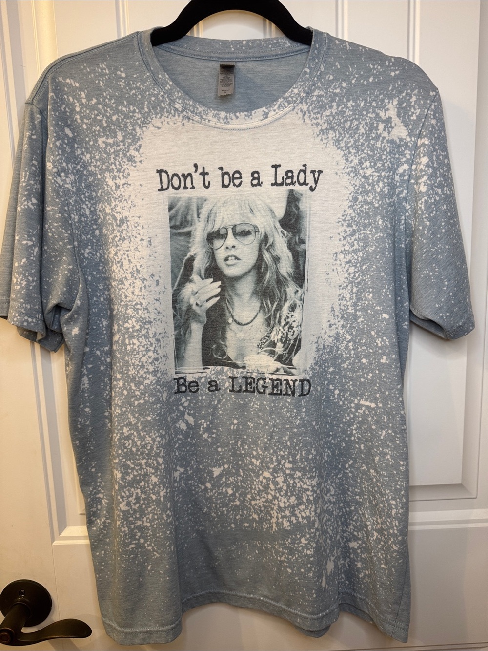 Stevie Nicks Don’t Be a Lady Be a Legend Distressed Graphic Tee Large